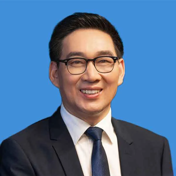 &Ocirc;ng Keqin Long, Gi&aacute;m đốc Thiết kế Thương hiệu